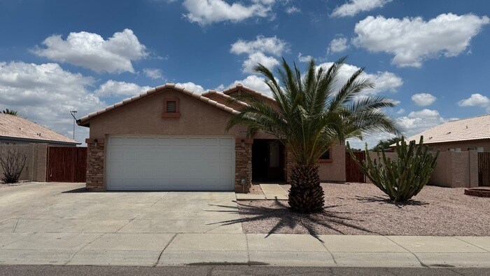 4509 N 88th Ave in Phoenix, AZ - Building Photo