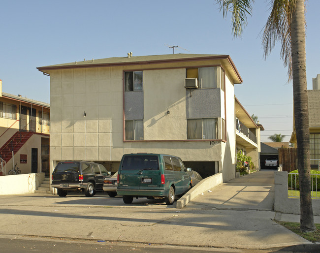 1066 S Norton Ave in Los Angeles, CA - Foto de edificio - Building Photo