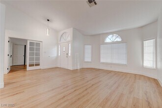 8608 Highacre Dr in Las Vegas, NV - Building Photo - Building Photo