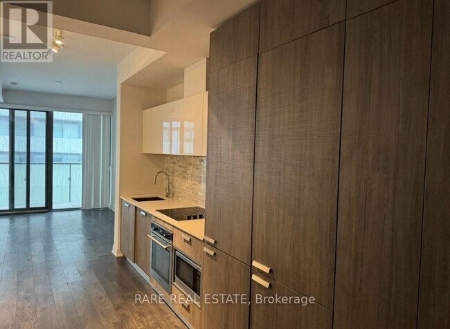 50 Charles St E in Toronto, ON - Building Photo - Building Photo