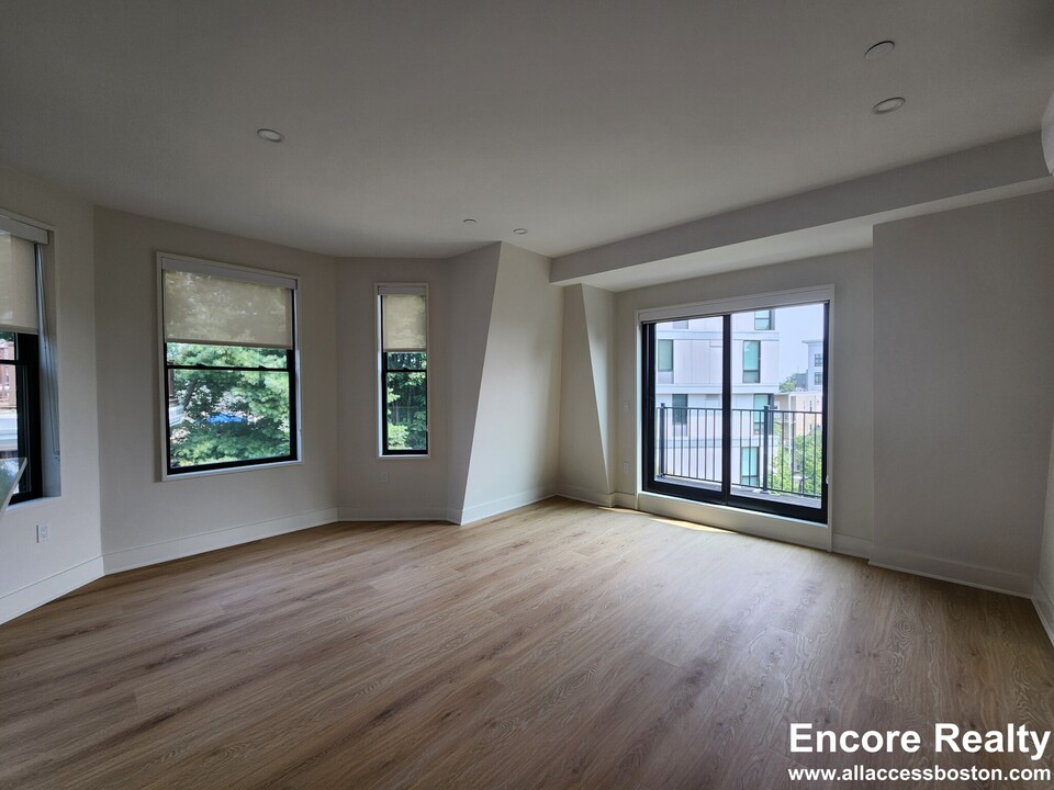 65 Bailey St, Unit 308 in Boston, MA - Building Photo