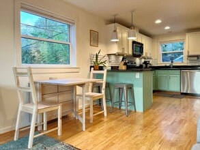 4816 Delridge Wy SW in Seattle, WA - Building Photo - Building Photo