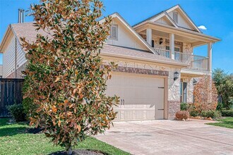 1102 Opal Cup Cir in Richmond, TX - Foto de edificio - Building Photo