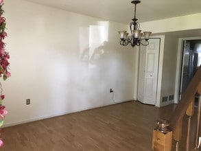 1755 Weatherburn Dr in New Cumberland, PA - Foto de edificio - Building Photo