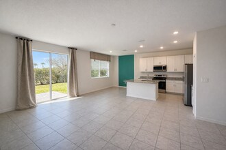 210 Tarpon Bay Blvd in Haines City, FL - Building Photo - Building Photo