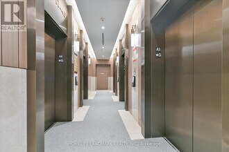 1 Concord Cityplace Wy in Toronto, ON - Building Photo - Building Photo