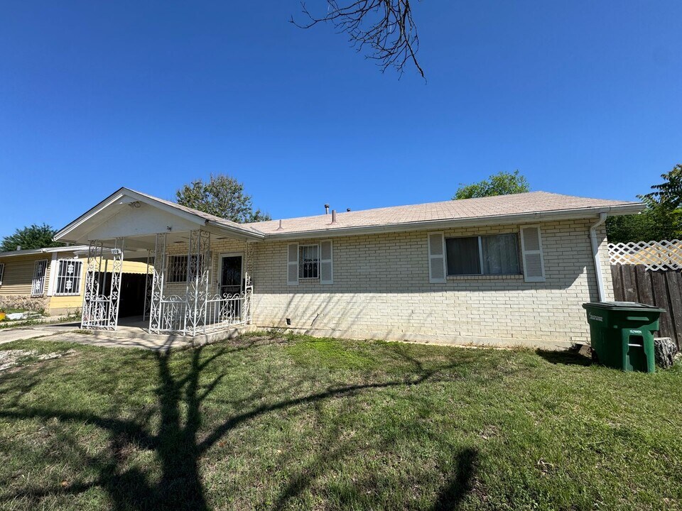 115 Mc Dougal Ave in San Antonio, TX - Building Photo