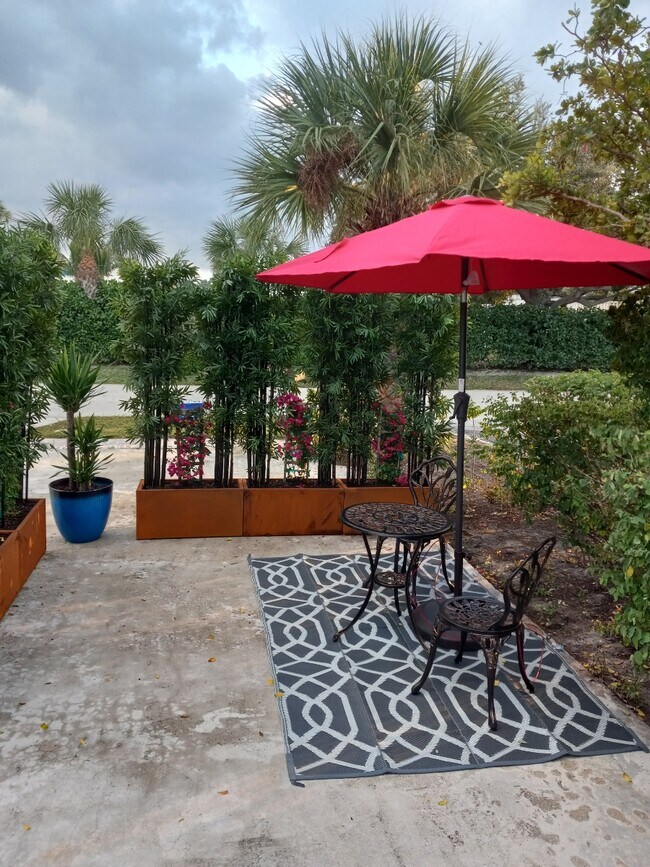 property at 122 E 22nd Ct