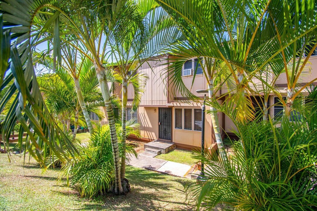 98-1386 Hinu Pl in Pearl City, HI - Building Photo