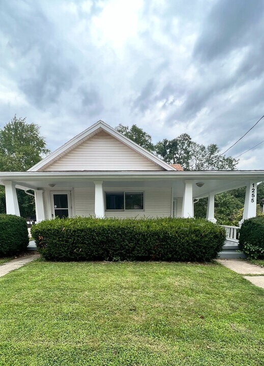 1255 Devon Ave in Dayton, OH - Building Photo