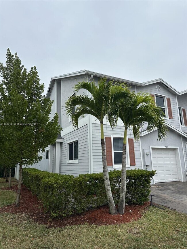 1755 SE 9th Terrace in Florida City, FL - Building Photo - Building Photo