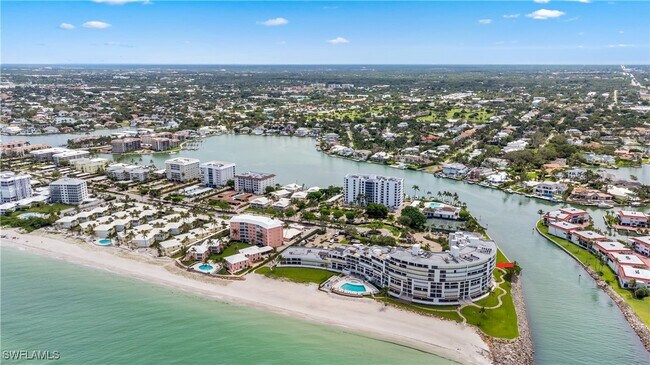 2318 Gulf Shore Blvd N in Naples, FL - Building Photo - Building Photo