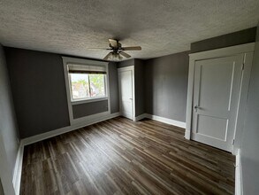 909 4th St NW in Canton, OH - Building Photo - Building Photo