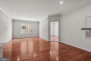 12001 Market St in Reston, VA - Building Photo