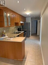 248 Breton Ave in Mississauga, ON - Building Photo - Building Photo