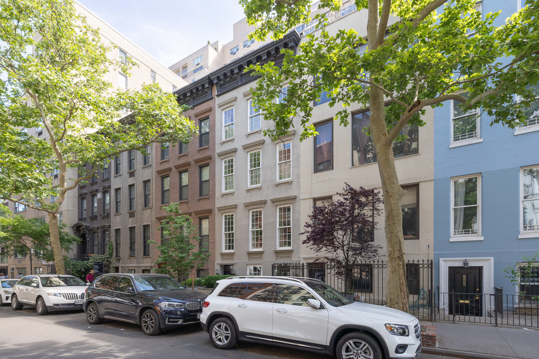 530 E 87th St in New York, NY - Foto de edificio