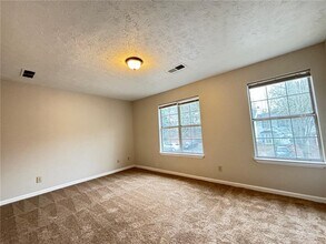 1014 Huntington Trce SE in Smyrna, GA - Building Photo - Building Photo