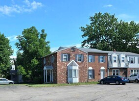 7035 Paxton Rd in Youngstown, OH - Building Photo