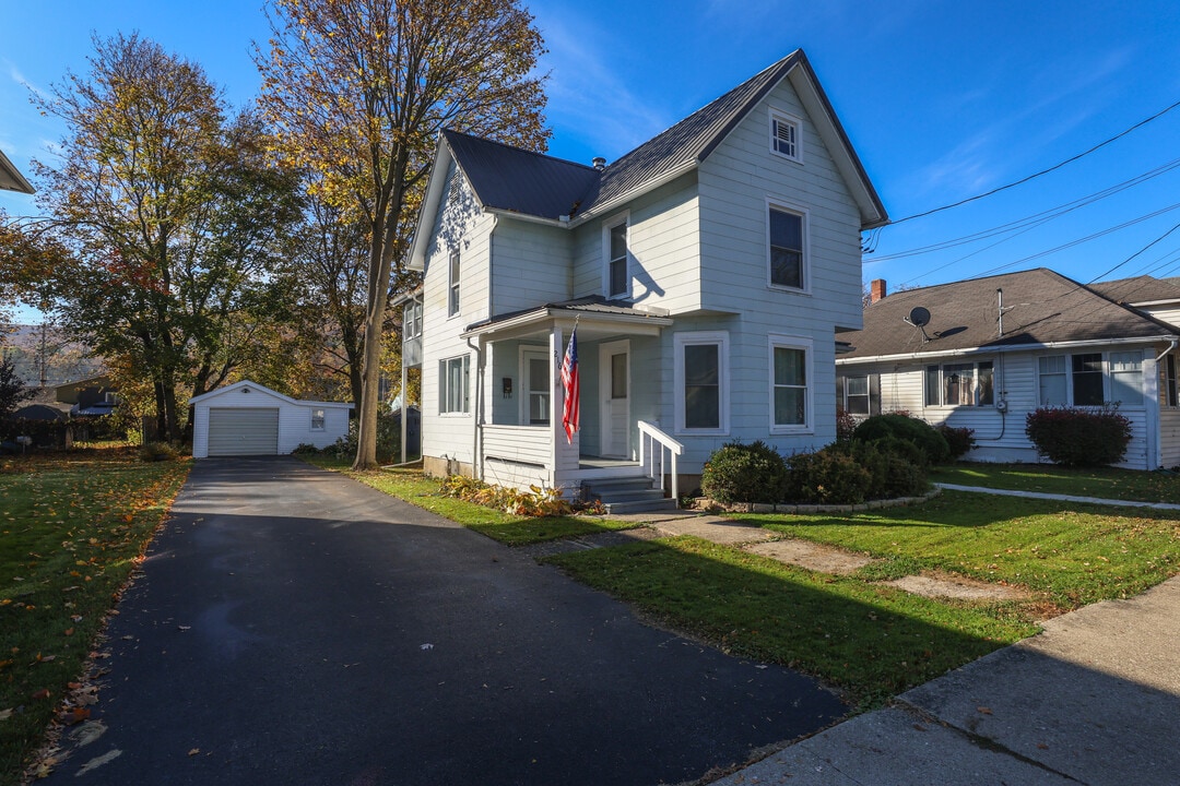 216 W William St, Unit 201 in Corning, NY - Building Photo