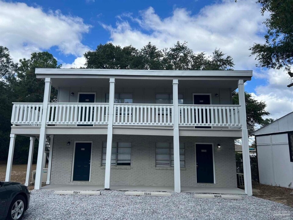 6642 Applegate St in Milton, FL - Building Photo