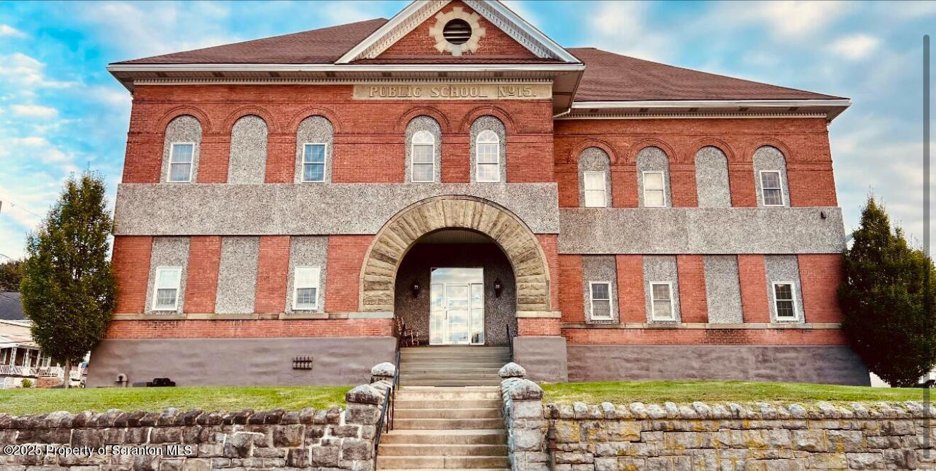 1207 S Webster Ave in Scranton, PA - Building Photo