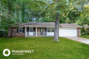 5329 Denny Dr in Atlanta, GA - Building Photo