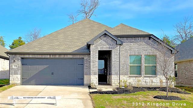 3312 Kingdom Dr in Farmersville, TX - Building Photo