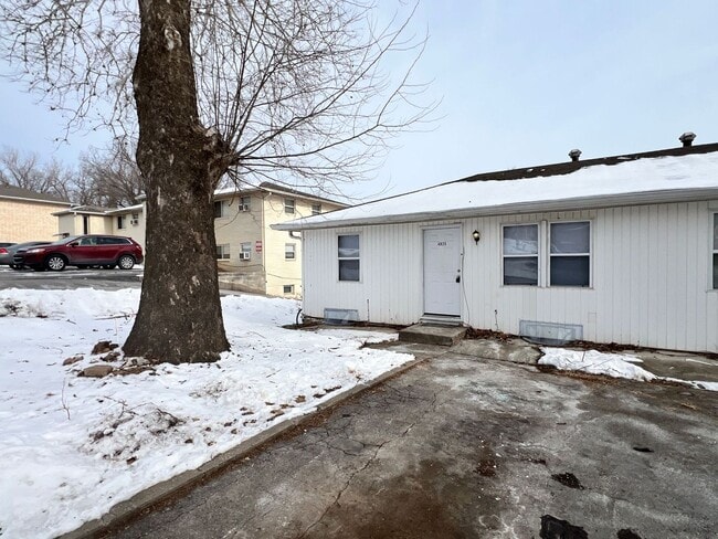 4823 NW Homestead Terrace in Riverside, MO - Building Photo - Building Photo