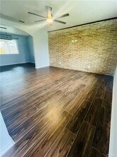 2011 N 17th St in McAllen, TX - Building Photo - Building Photo