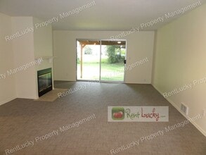 13821 SE Allen Rd. in Bellevue, WA - Building Photo - Building Photo