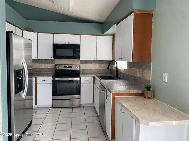 2155 Advana St NE in Palm Bay, FL - Building Photo - Building Photo