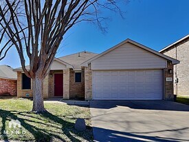 5455 San Patricio Dr in Grand Prairie, TX - Building Photo