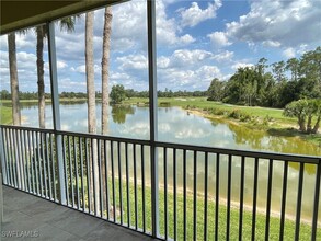 10700 Ravenna Way in Ft. Myers, FL - Foto de edificio - Building Photo