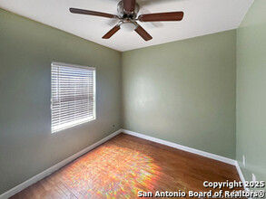 702 S Gevers St in San Antonio, TX - Building Photo - Building Photo