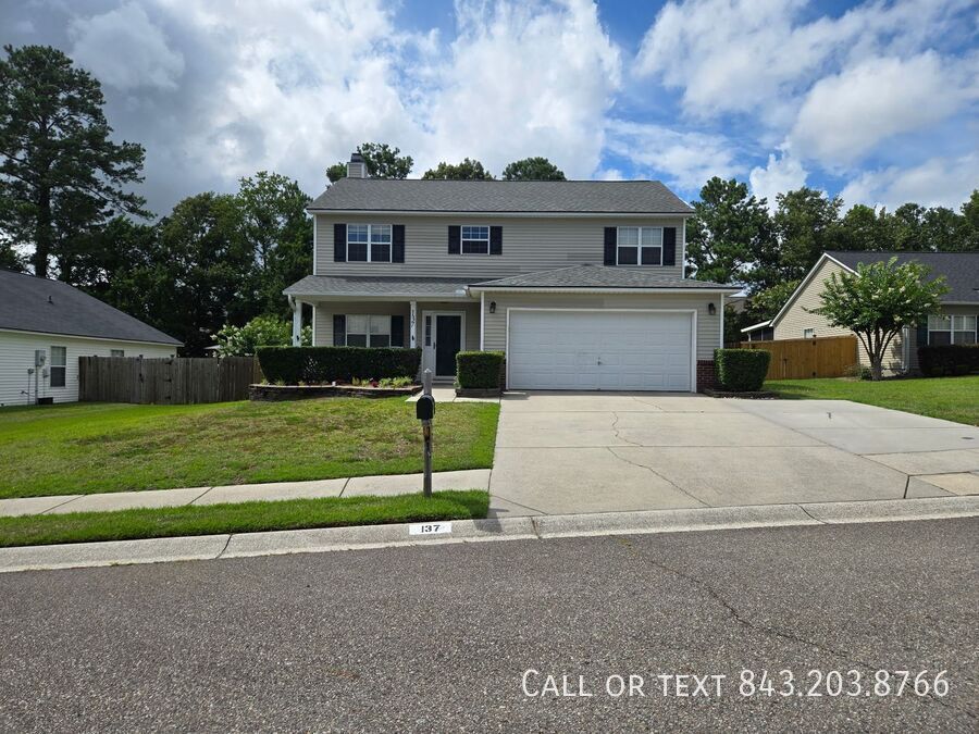 137 Balbriggan Dr in Goose Creek, SC - Building Photo