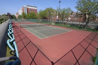 12 Krueger Ct in Newark, NJ - Building Photo - Building Photo