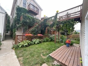 2234 W Melrose St, Unit 2nd floor in Chicago, IL - Foto de edificio - Building Photo