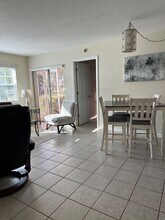 1560 SE Royal Green Cir in Port St. Lucie, FL - Building Photo - Building Photo