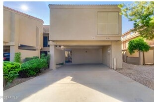 7911 E San Miguel Ave in Scottsdale, AZ - Building Photo