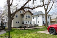 528 S Lucas St in Iowa City, IA - Foto de edificio - Building Photo