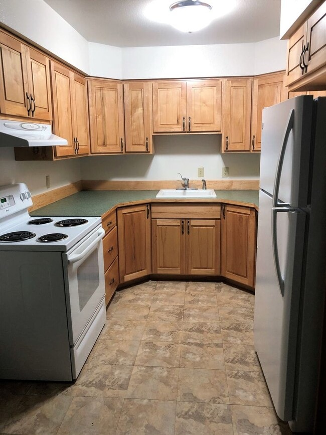 717 S Summit Ave in Bremerton, WA - Building Photo - Building Photo