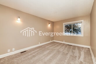 5336 Tucson Dr in Dayton, OH - Building Photo - Building Photo