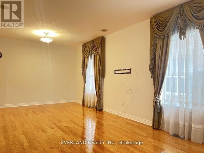 50 Danpatrick Dr in Richmond Hill, ON - Building Photo - Building Photo