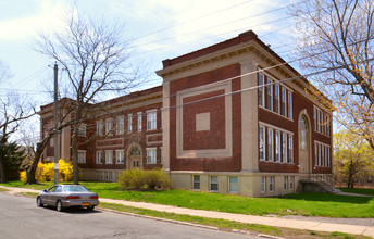 1675 Avenue B - Franklin School Apartments in Schenectady, NY - Building Photo - Building Photo