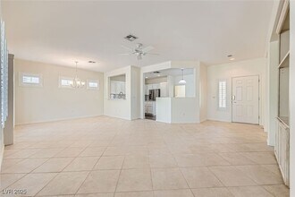 2313 Fox Hills Dr, Unit 1082 in Henderson, NV - Building Photo - Building Photo