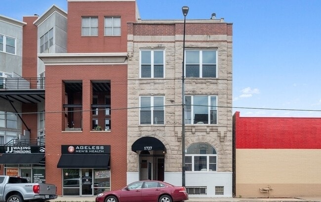 property at 1727 N Clybourn Ave