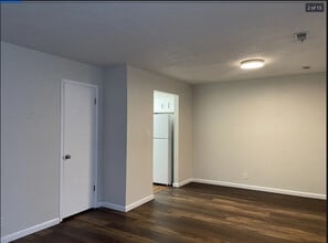 9149 Cedarpark Ln, Unit B in Knoxville, TN - Building Photo - Building Photo