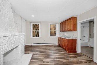 114 Appleton St in Lowell, MA - Building Photo - Building Photo