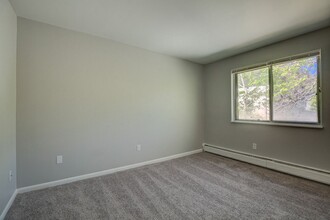 2842 Montana Ave in Cincinnati, OH - Foto de edificio - Interior Photo