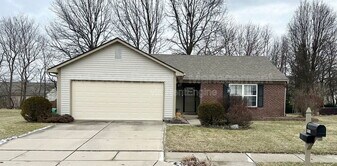 18001 Sanibel Cir in Noblesville, IN - Building Photo